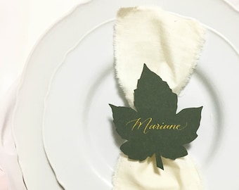 Marque-place feuille d'arbre minimaliste pour mariage bohème