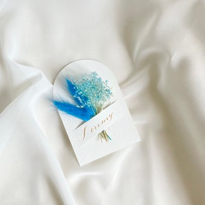 Marque place fleuri avec calligraphie fait main , Mariage blues du printemps