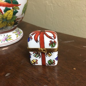 Rare VTG Limoges Perfume Trinket Box