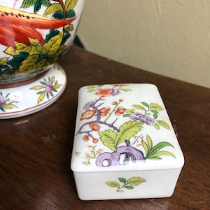 VTG Limoges Metropolitan Museum of Arts French Porcelain Floral Trinket Box