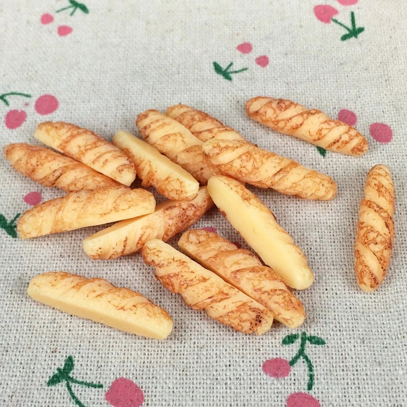 Fake Food Bread Flatback Flat Back Kawaii Resin Cabochon Miniature Food Croissant Bread DIY Resin Craft Decor Embellishment 17*27mm