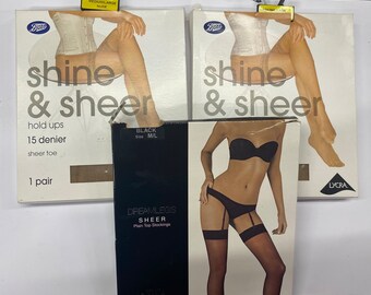 BRANDNEUE 2 Packungen – Shine & Sheer Hold-ups. 15 Denier. Farbe: Natur. Schwarze, transparente Strümpfe mit schlichtem Oberteil. 15 Denier. Größe Mittel – Groß