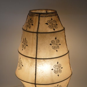Barrel shape Moroccan floor leather Henna lamp shade on a metal structure - Barrel shape - CREAM