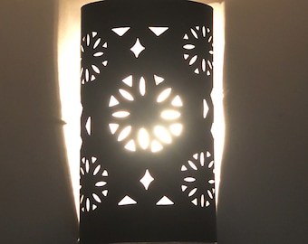 Pantalla de lámpara de pared de metal marroquí perforada a mano - Negro - H30 W18 Cm