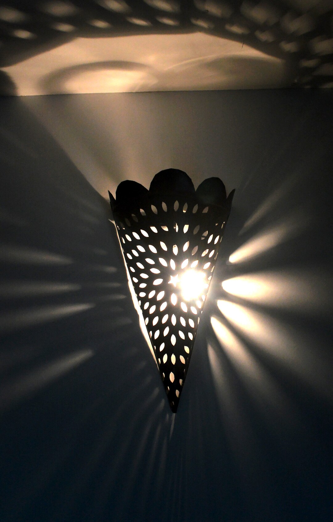 Triangular Lampshade Wall Lamp Shade, Hand Pierced Triangle Metal Moroccan - H34 W24 D10 Cm ...