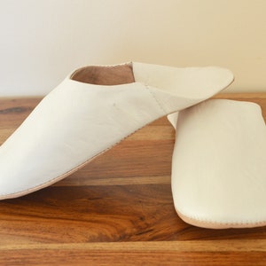 Plain women's Leather Moroccan  Slippers - plain rounded design, white