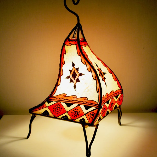 Table / lampe de chevet au henné marocain peint - forme carrée - rouge et crème 38 Cm