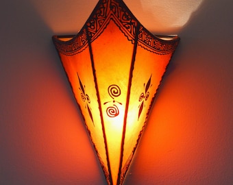 Plain Moroccan Henna Wall Lamp Shade - Triangle wrought Iron - Red 30 cm