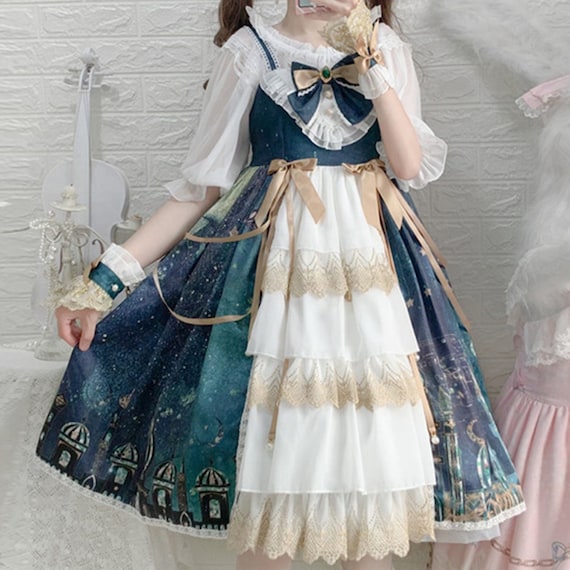 Lolita Fashion has NOTHING TO DO WITH THE BOOK or films 