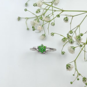 Seven Stone Natural Tsavorite Garnet Solid sterling silver 925 Engagment Ring - January Birthstone Green Garnet Forever Eternity Ring