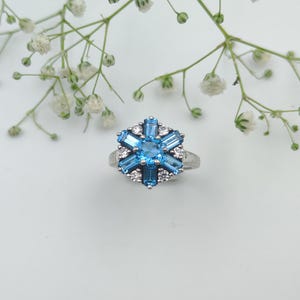 Anello con topazio blu naturale, anello fatto a mano, anello in argento sterling 925, anello con grappolo di topazi, regalo per lei, pietra portafortuna di dicembre, anello di promessa