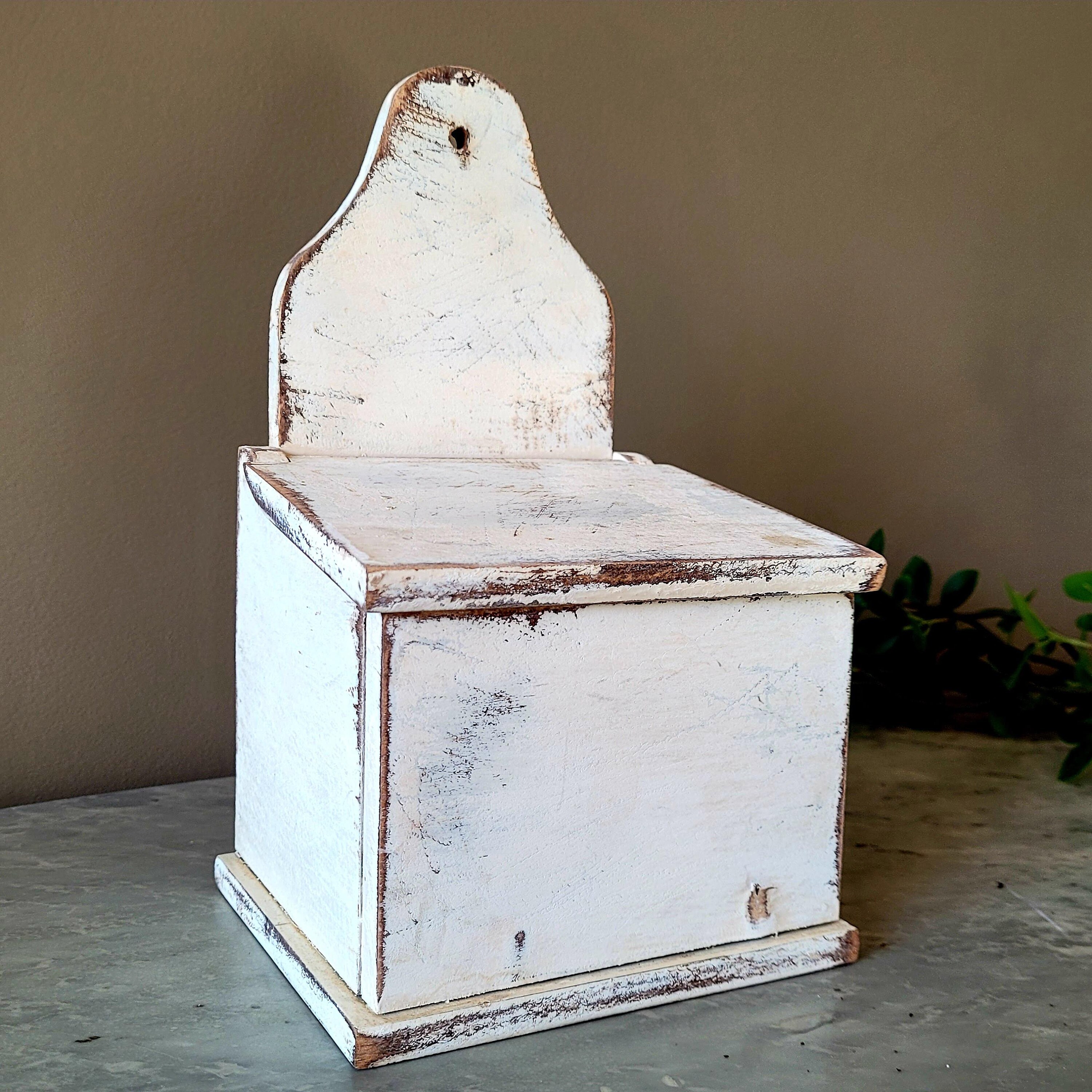 Boite à Sel ou Allumette en Bois Vintage