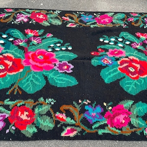 Vintage romanian rug, handmade wool carpet, kilim Oltenian art, tapis roumain, boho floral style