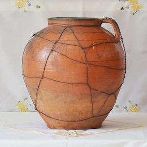 Large vintage braun clay pot, Old braun clay planter, Old big clay pot, Wabi Sabi pottery, Rustic decor, Primitive black pot, Old clay vase