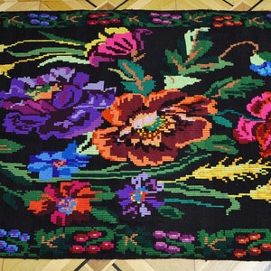 Vintage romanian rug, 100% wool on Hemp rug, tapis roumain, kelim Trasylvanian art, hand-woven in the 60s