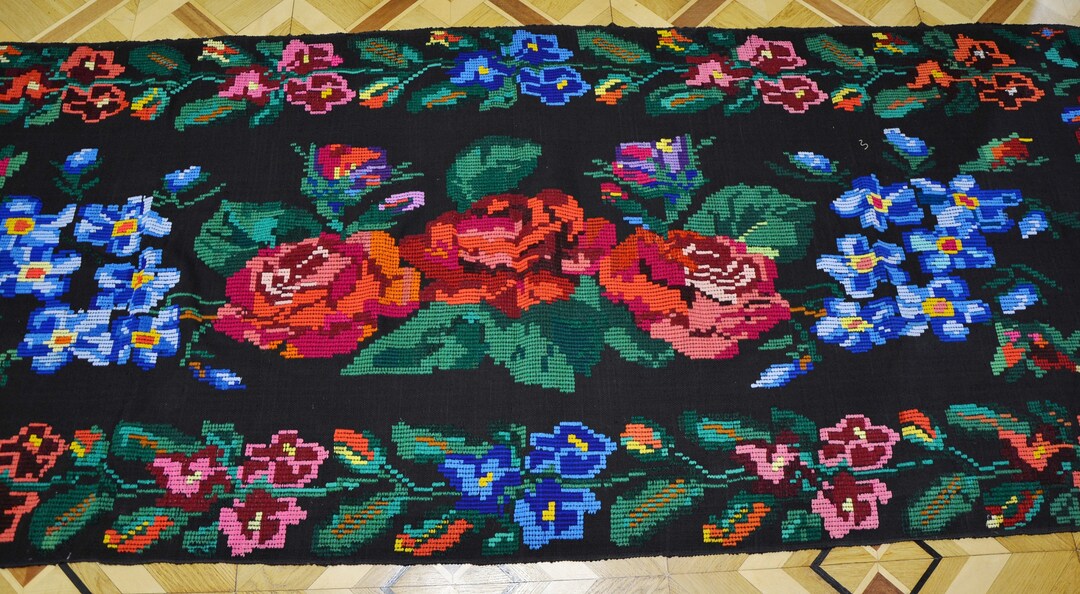 Grand Tapis Roumain Vintage Kilim - Laine Fait Main - 156x223cm - Motifs Floraux