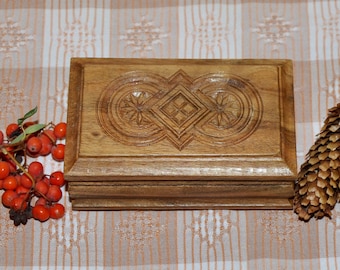 Vintage wooden jewelry box, handmade wooden jewelry box, rustic wooden jewelry box, home decor, Beautiful old homemade