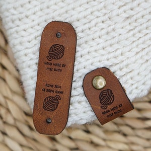 Aangepaste labels van echt leer met klinknagels, gepersonaliseerde labels met je eigen logo, handgemaakte labels voor breiwerk, gegraveerde naailabels