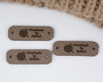 Pequeñas etiquetas de cuero personalizadas de 1,5" x 0,5", etiquetas de costura con logotipo personalizado, etiquetas grabadas para artículos de punto y ganchillo, etiquetas hechas a mano, regalo