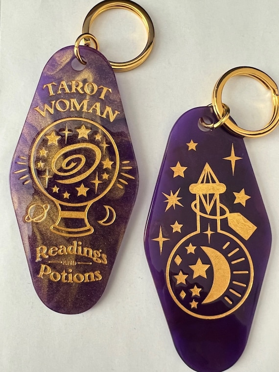 Tarot Woman Retro Style Motel Keychain
