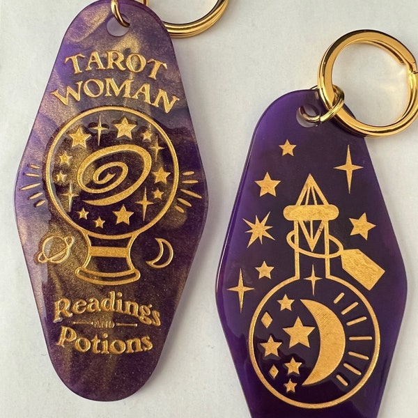 Tarot Woman Retro Style Motel Keychain