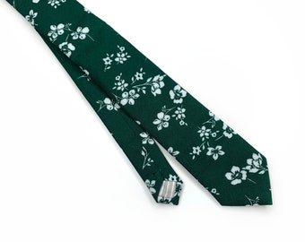 Smaragdgrüne Blumen Krawatte, Weiße Blumen Krawatte, Fliege, Hosenträger, Einstecktuch