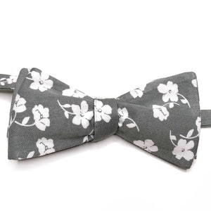 Pale Sage Floral Bow tie , Gray Tie , Pocket Square , davids bridal tie , Pocket Square , Bow tie , Kids Bow tie