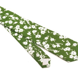Green floral Tie , White Flowers Necktie , Bow tie , Suspenders , Pocket Square