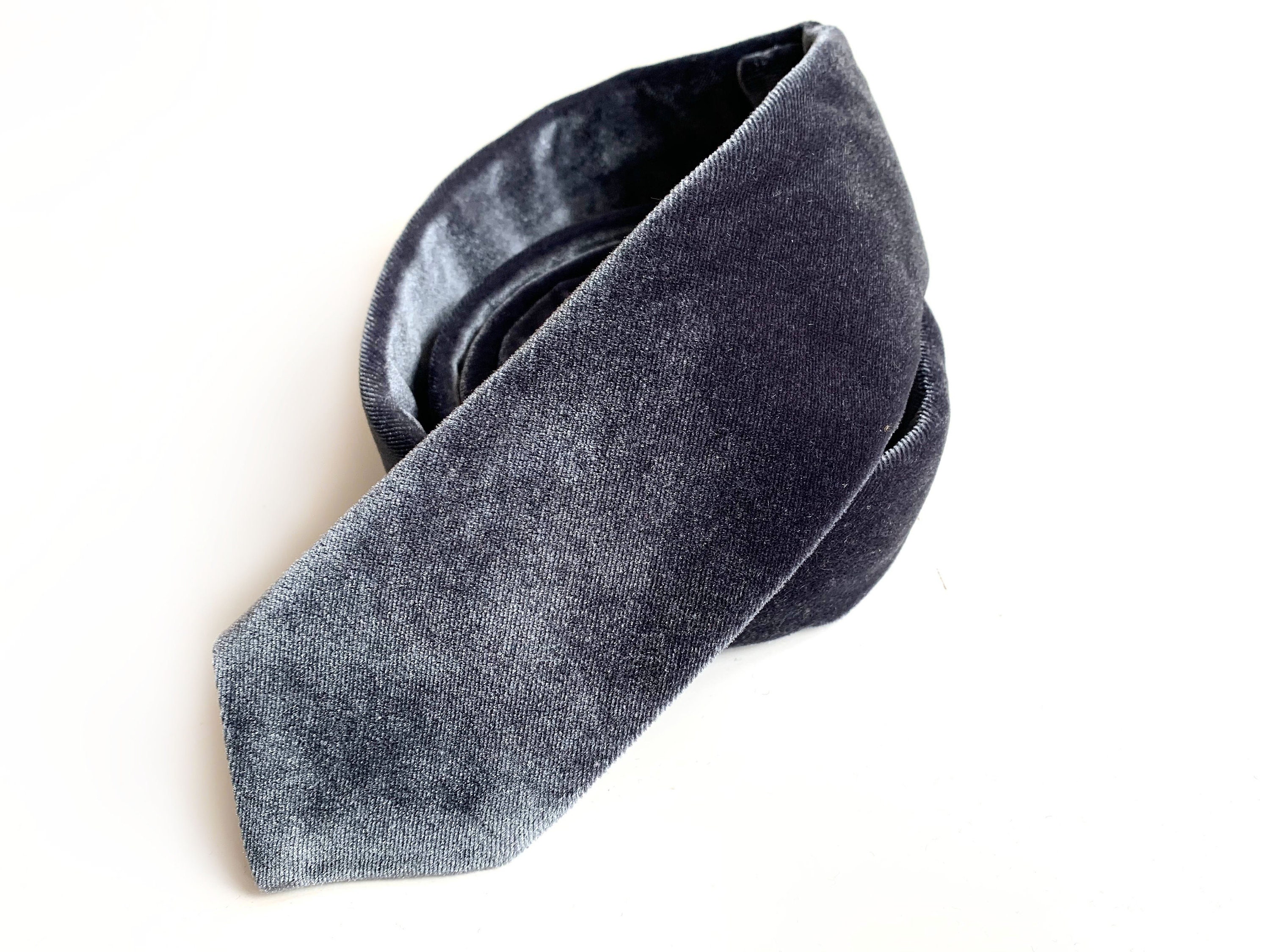 grey velvet tie