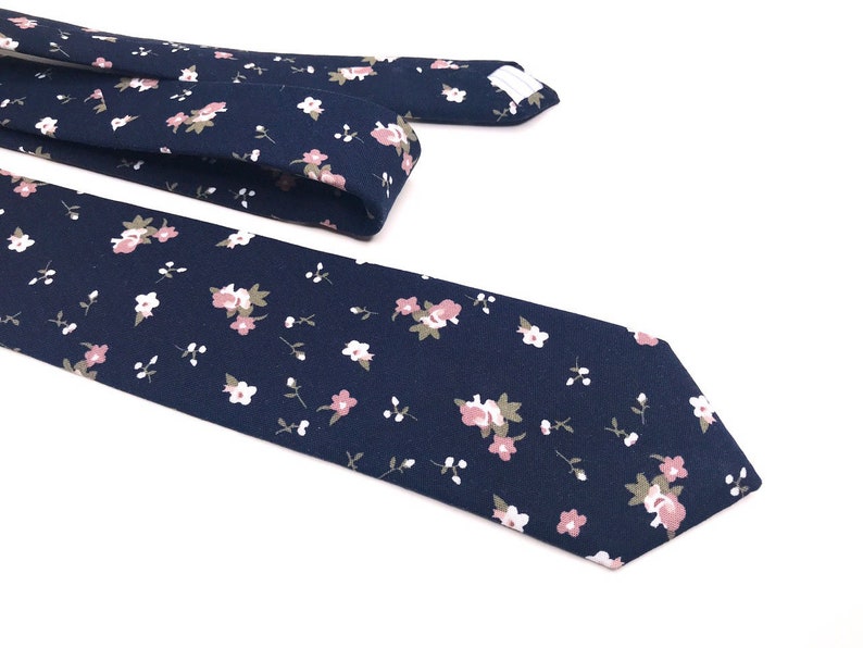blue tie with flowers