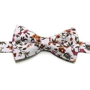 Rustic Wild Flowers Floral Bow Tie , White Floral Bow Tie , Rustic Wedding Floral Bow Tie,  Suspenders, Pocket Square, Groomsmen Bow Ties