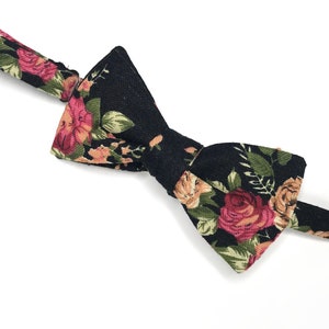 Black floral bow tie Linen Wedding men bow tie Davids bridal blush flower Wedding Groomsmen Personalized Self tie bow tie