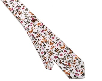 Gravata floral rústica com flores silvestres, gravata floral branca, gravata floral rústica para casamento, suspensórios, gravata borboleta, lenço de bolso, gravatas para padrinhos