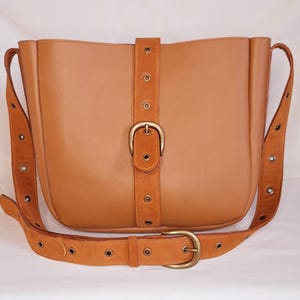 Lederhandtasche, Damenledertasche, Schulterhandtasche.