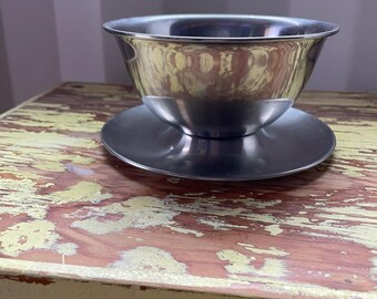Oneida 18/8 Stainless Steel Gravy Boat with Underplate – Vintage Mid-Century Serveware