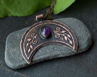 Crescent moon necklace Amethyst necklace Protection jewelry Witch necklace Artisan black necklace Unique amethyst jewelry Gothic necklace