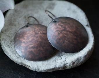 Copper earrings Hadmade copper jewelry Round earrings Lightweight disc earrings Everyday earrings Textured geometric earrings