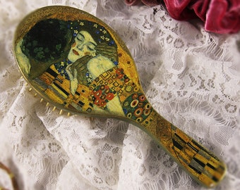 Wooden Hairbrush. Personalized. Klimt, The Kiss, Antistatic. Classic Drawings, Oval, Paddle, Comb