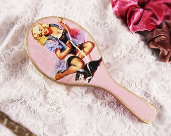 Haarbürste aus Holz. Personalisiert. Pin Up, Gil Elvgren, Decoupage, Antistatisch. Oval, Paddel