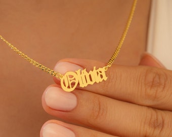 Gotische Namenskette, personalisierter Schmuck, personalisiertes Geschenk, goldene Namenskette, altenglische Namenskette, Weihnachtsgeschenk, Muttergeschenk