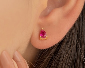 14k Gold Rubin Ohrstecker, Rubin Träne Ohrstecker, zierliche Silber Ohrstecker, Geschenk für sie, Ohrstecker, Juli Birthstone Geschenk