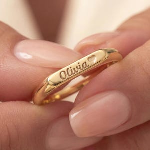 Zierlicher Namensring, Personalisierter Benutzerdefinierter Namensring, Ring mit Gravur, 14k Massivgold Namensring