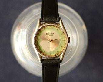 Vintage 80s  Circular Watch / Unisex Analog Wrist Watch