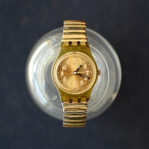 Vintage 90s SWATCH Circular Watch / Unisex Analog Wrist Watch image 1