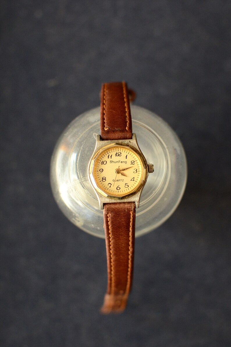 Vintage 70s Circular Watch / Unisex Analog Wrist Watch image 1