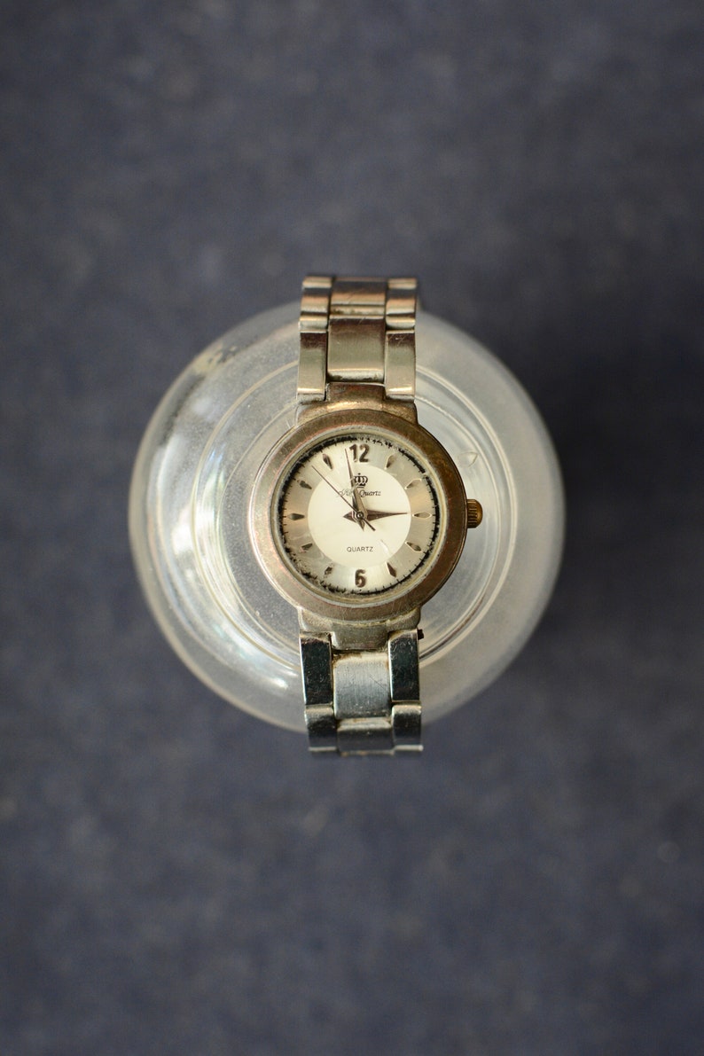 Vintage 90's Circular Unisex Quartz Wrist Watch image 1