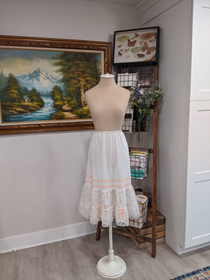 Vintage skirt petticoat Nylon tricot lace petticoat 1950s 1940s petticoat white
