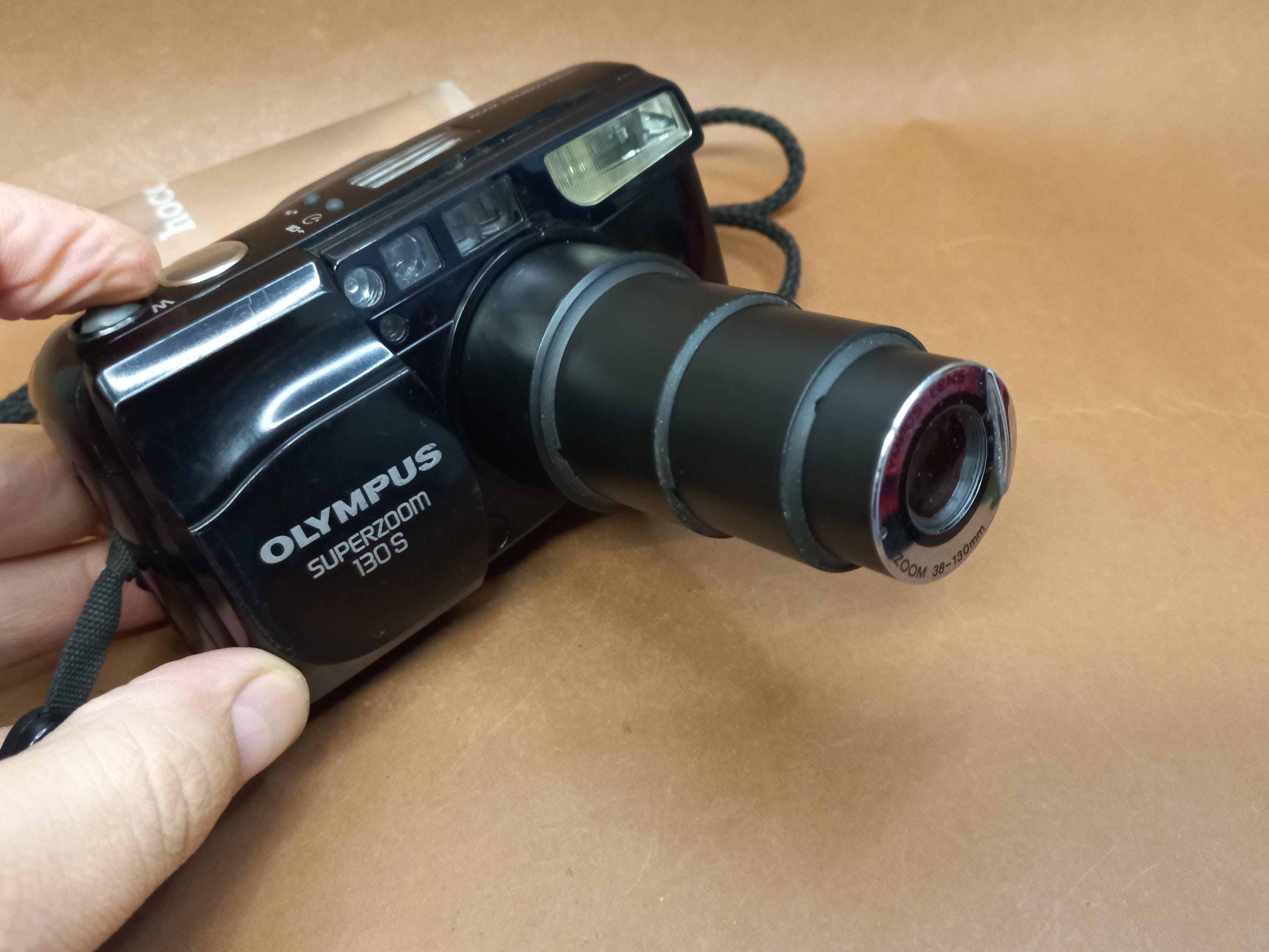 ビンテージ カメラ オリンパス スーパーズーム 130S。フィルム カメラ