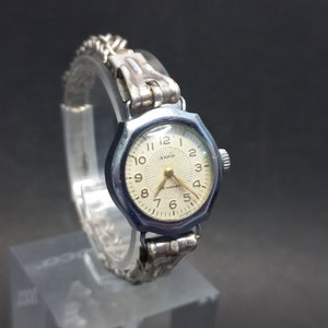 Sovie Vintage Ladies Watch &quot;Zaria&quot; Women&#39;s USSR Watch, Antique Russian watch