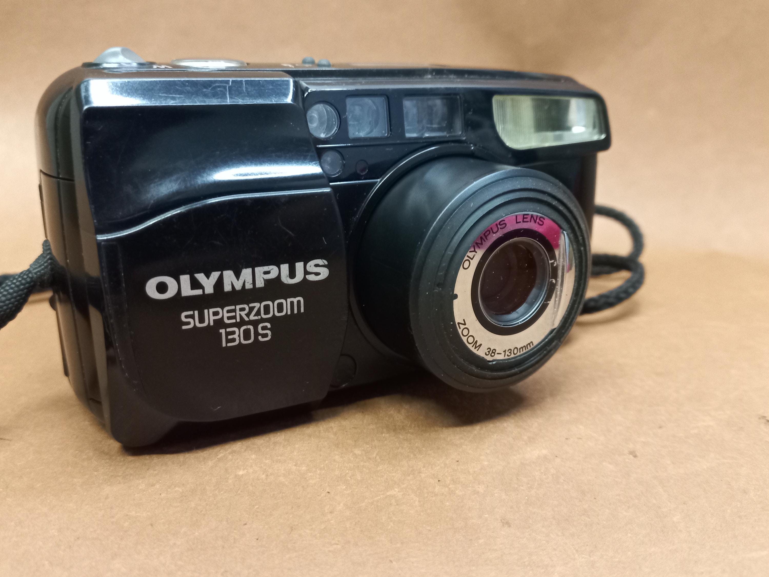 ビンテージ カメラ オリンパス スーパーズーム 130S。フィルム カメラ